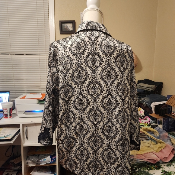 Women's Sleepwear - Picture 13 of 16